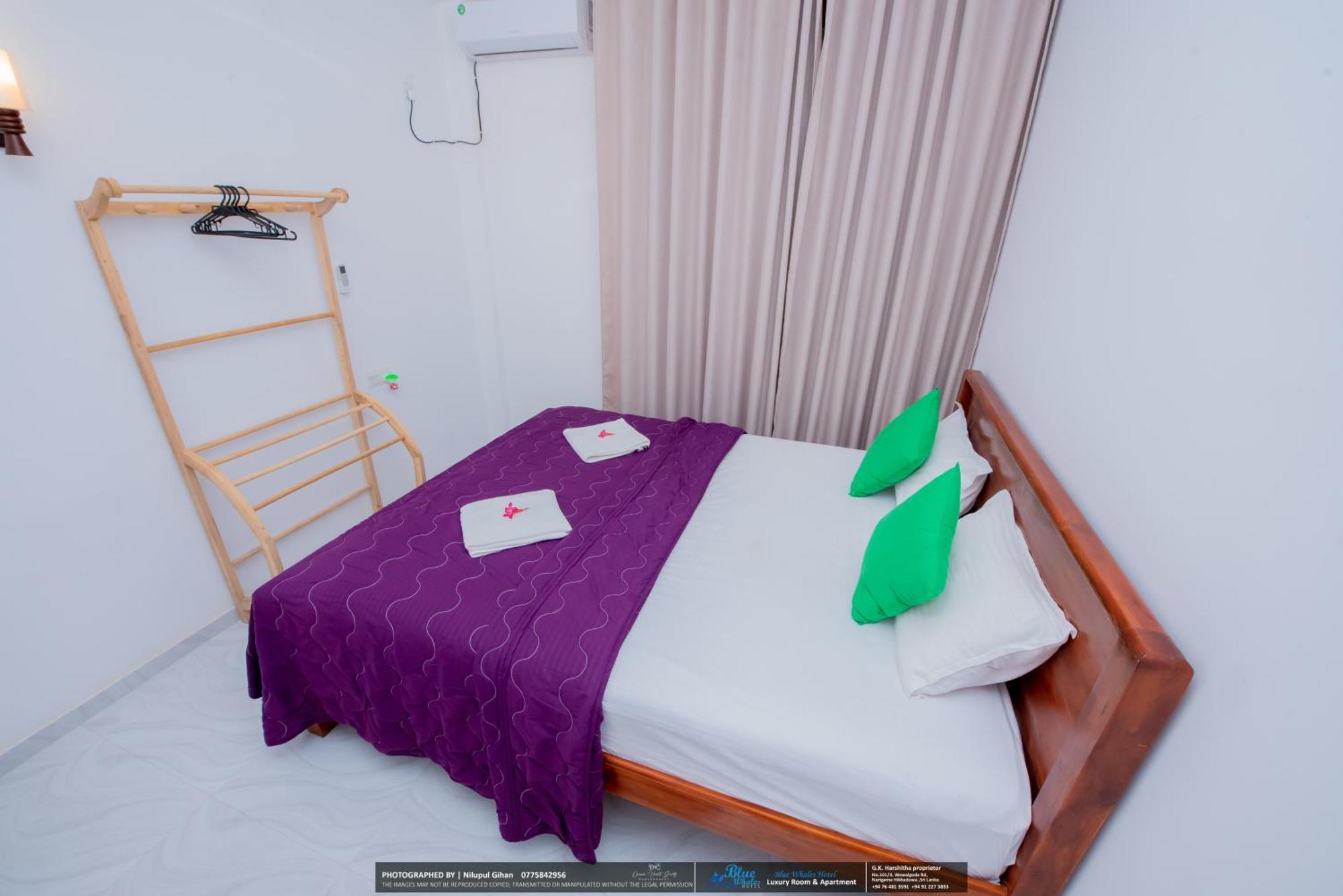 Blue Whales Hotel Хіккадува Екстер'єр фото