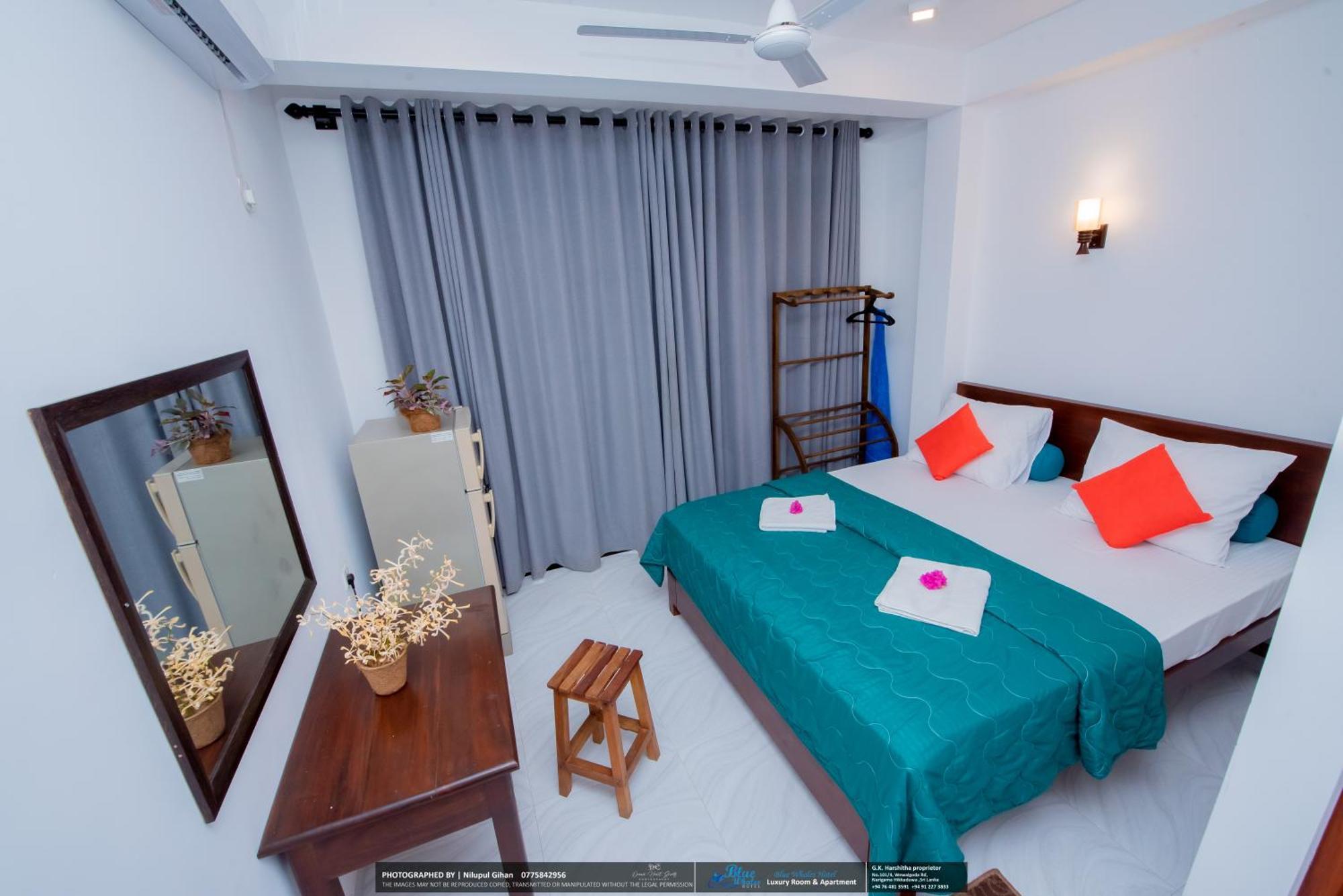 Blue Whales Hotel Хіккадува Екстер'єр фото