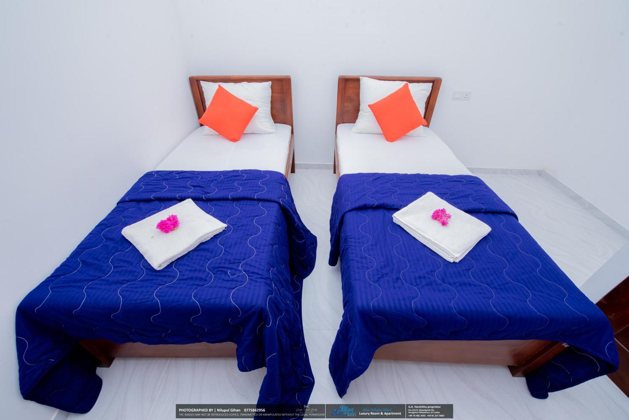 Blue Whales Hotel Хіккадува Екстер'єр фото