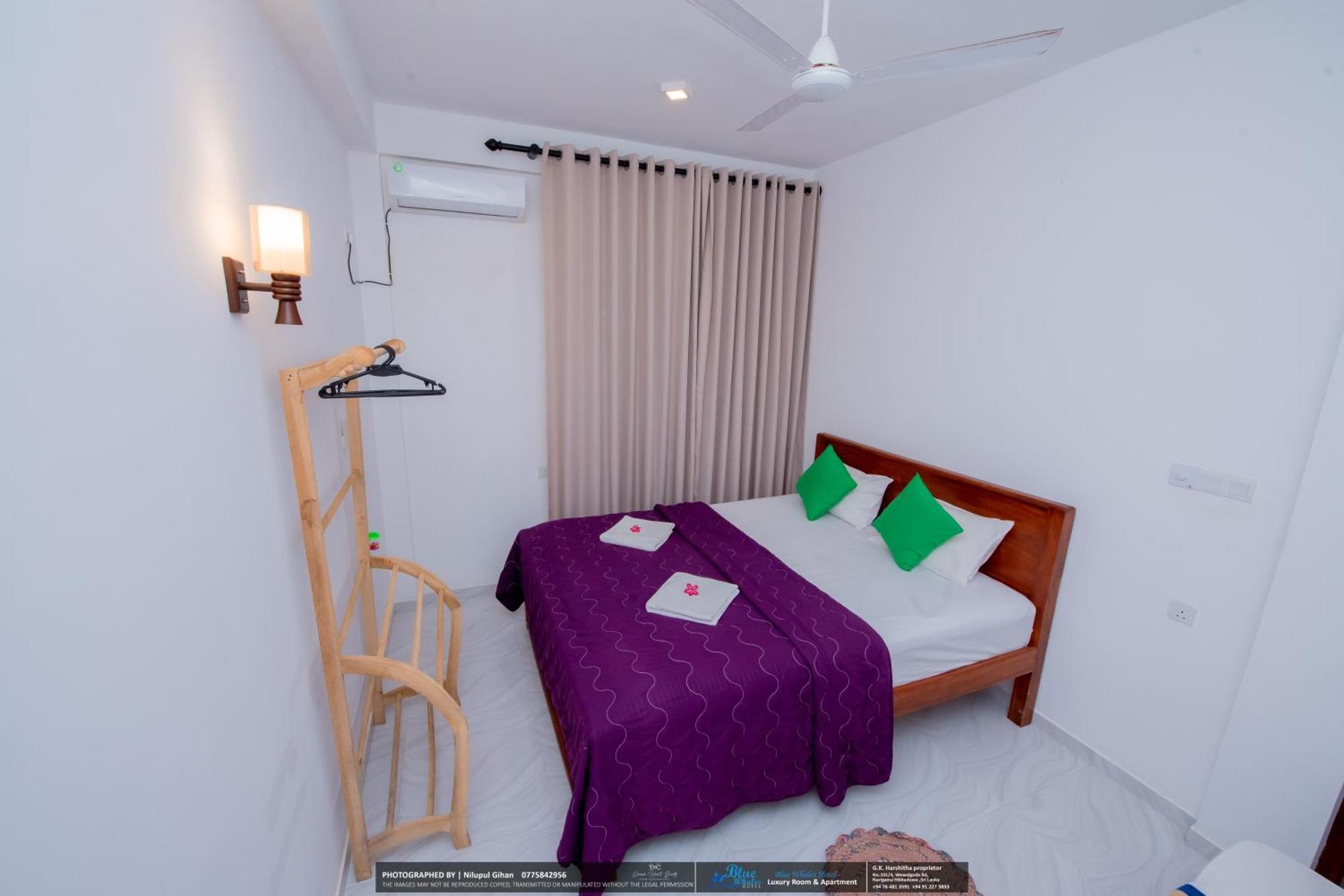 Blue Whales Hotel Хіккадува Екстер'єр фото