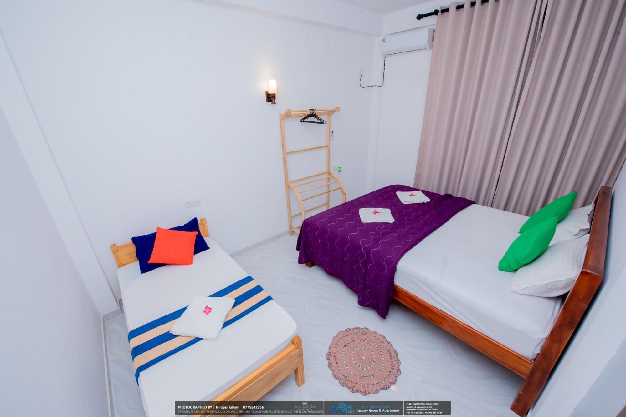 Blue Whales Hotel Хіккадува Екстер'єр фото