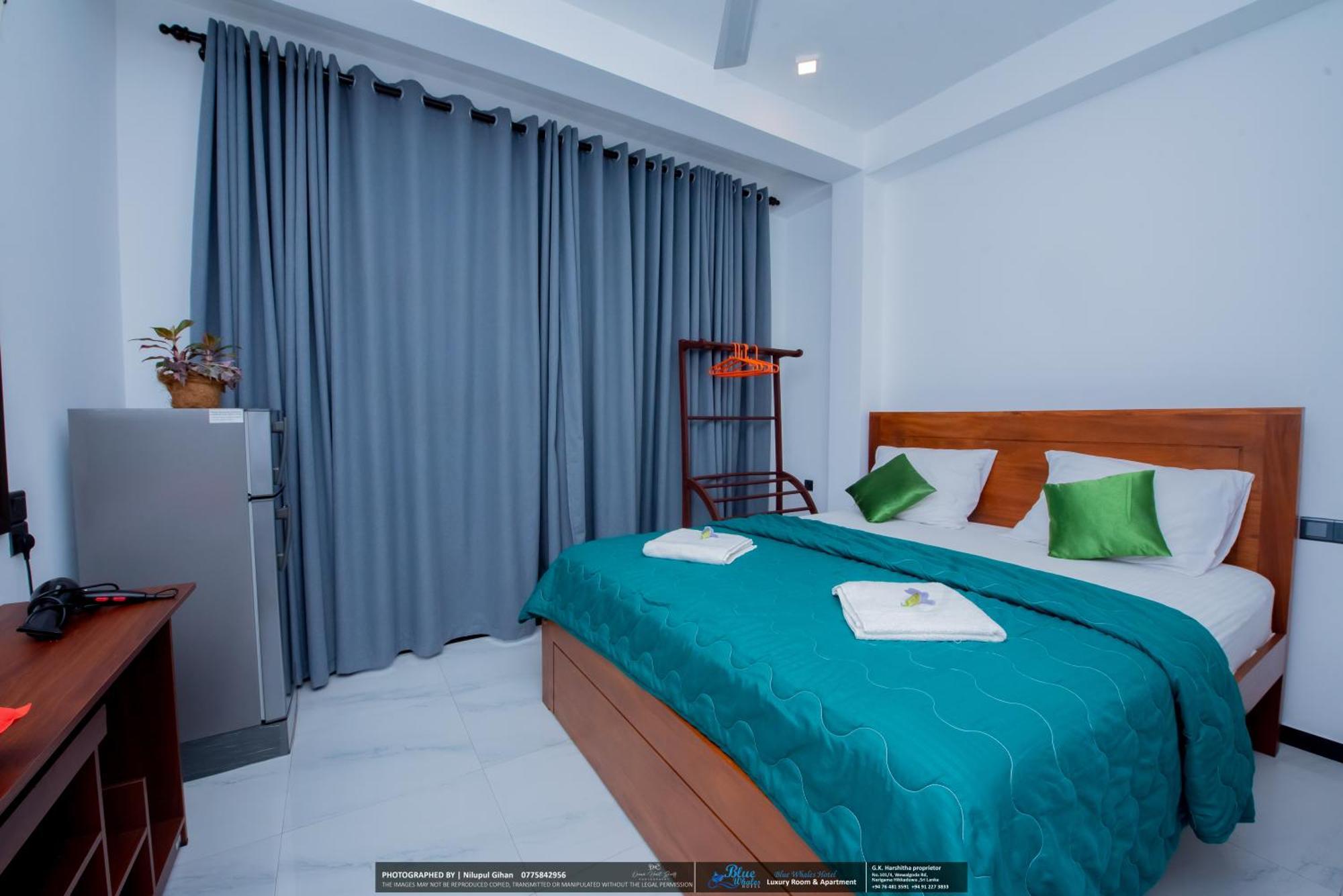 Blue Whales Hotel Хіккадува Екстер'єр фото