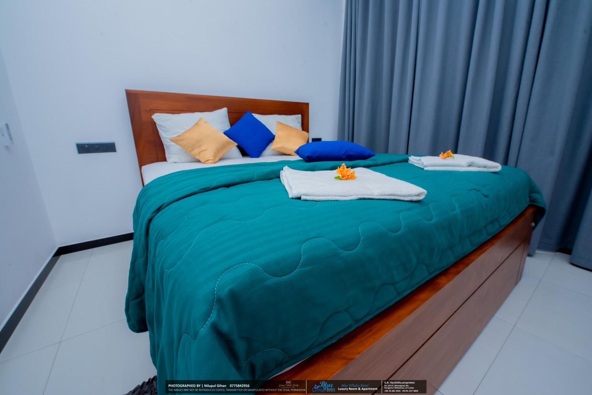 Blue Whales Hotel Хіккадува Екстер'єр фото